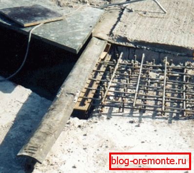 In the photo T-shaped structural seam In the photo T-shaped structural seam
