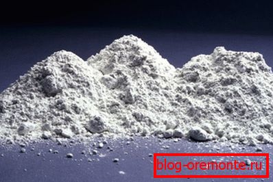 The photo shows a typical cement powder. The photo shows a typical cement powder.