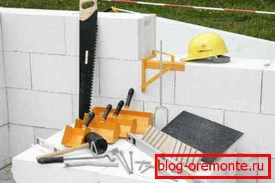 A set of specialized tools. A set of specialized tools.