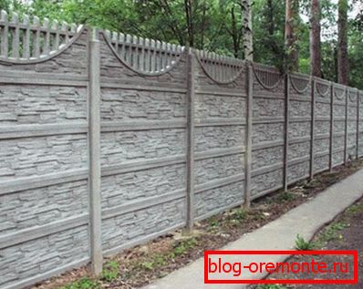 Stacked fence from w / w Stacked fence from w / w