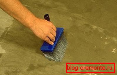 Putting liquid glass on a concrete surface Putting liquid glass on a concrete surface