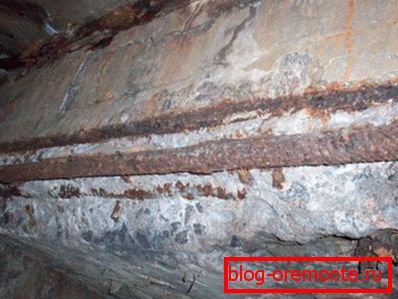 Violation of technology and increased loads can quickly lead to the deplorable state of even the most durable material Violation of technology and increased loads can quickly lead to the deplorable state of even the most durable material