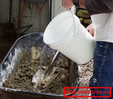 Lack of water, as well as surplus, negatively affects the quality and strength of concrete structures Lack of water, as well as surplus, negatively affects the quality and strength of concrete structures