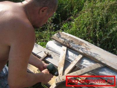 Some try to build a treadmill from scrap materials Some try to build a treadmill from scrap materials