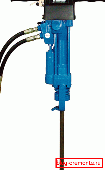 Some construction companies prefer to use pneumatic tools because they are more practical and safer, but you need to have a compressor station for them. Some construction companies prefer to use pneumatic tools because they are more practical and safer, but you need to have a compressor station for them.