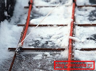 The need to perform work in the cold season makes it necessary to solve problems related to the time of hardening of concrete structures and their quality. The need to perform work in the cold season makes it necessary to solve problems related to the time of hardening of concrete structures and their quality.