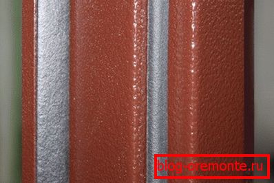 Two seal contours metal door seal