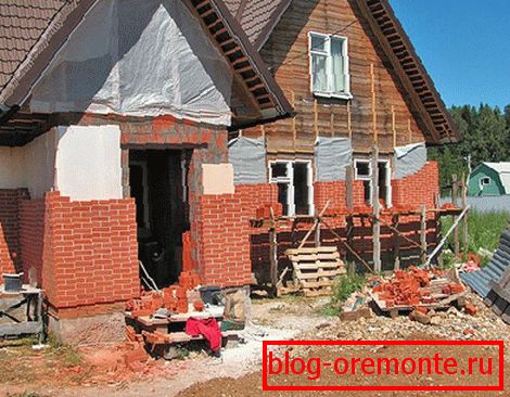 Cladding строения кирпичом