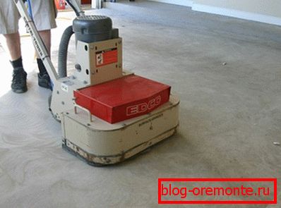 The equipment is quite heavy, it is unlikely to be able to move it yourself.