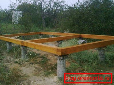 The base of the building should be leveled with a building level and thin metal plates-linings. The base of the building should be leveled with a building level and thin metal plates-linings.