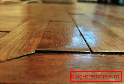 Parquet cracked and swollen