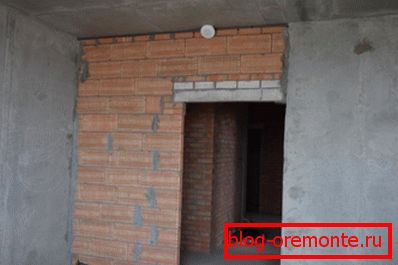 Before applying any finishing materials, coat the wall surface with a primer. Before applying any finishing materials, coat the wall surface with a primer.