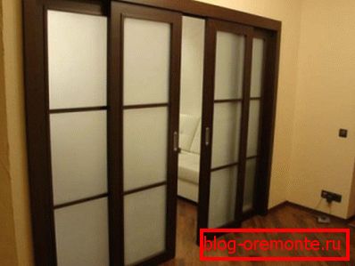 Partition with sliding doors - coupe Partition with sliding doors - coupe