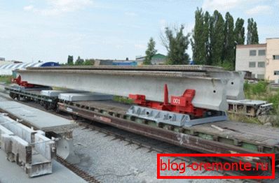 Transportation of bridge beams. Transportation of bridge beams.