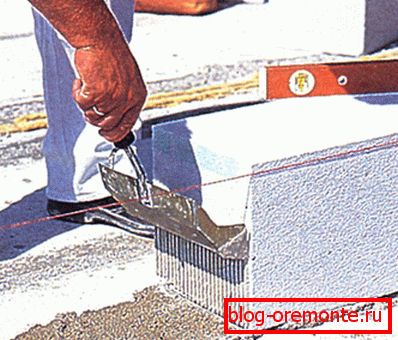 The first row should be placed very carefully. The first row should be placed very carefully.