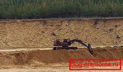 Sand quarry - a place of extraction of aggregates for concrete. Sand quarry - a place of extraction of aggregates for concrete.