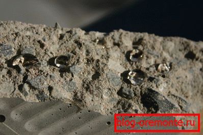 Dense internal structure of high-quality monolithic concrete. Dense internal structure of high-quality monolithic concrete.