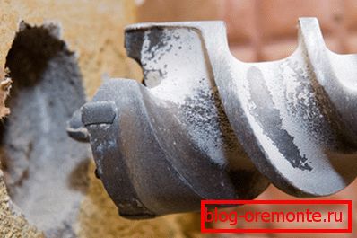Pobeditovoe drill copes with the strength of the concrete wall