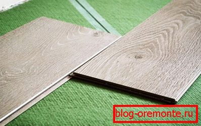 Pad under laminate