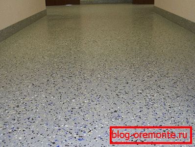 Polymer floor with splashes