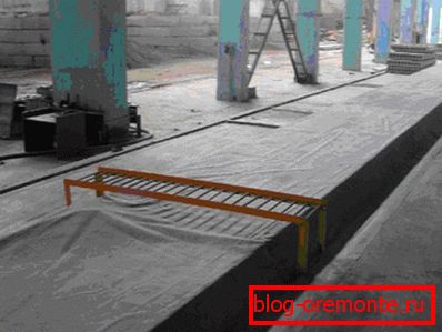 The surface of the concrete sets in a few days, but the general hardening occurs after 15-20 days (depending on weather conditions) The surface of the concrete sets in a few days, but the general hardening occurs after 15-20 days (depending on weather conditions)