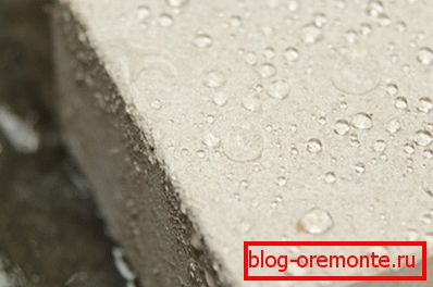 Surface active substances reduce water absorption of porous surfaces. Surface active substances reduce water absorption of porous surfaces.