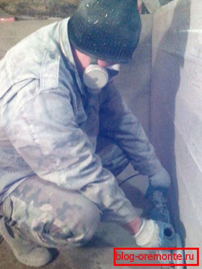 Almost always, this process is associated with the release of large amounts of dust, which accordingly implies the use of personal protective equipment. Almost always, this process is associated with the release of large amounts of dust, which accordingly implies the use of personal protective equipment.
