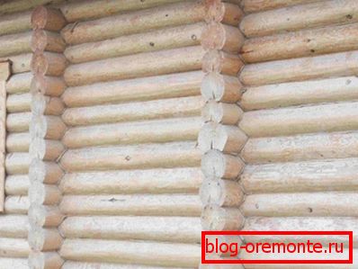With a log diameter of 200 millimeters, the wall thickness at the joints between the logs is 1.5-1.8 times less. With a log diameter of 200 millimeters, the wall thickness at the joints between the logs is 1.5-1.8 times less.