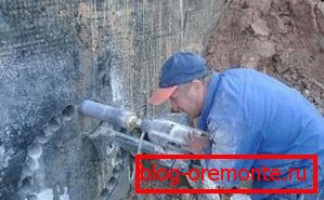 If it is necessary to obtain openings of large diameters, the entire perimeter of the circle is drilled with smaller tools, but the quality and evenness of the edge in this process cannot be guaranteed If it is necessary to obtain openings of large diameters, the entire perimeter of the circle is drilled with smaller tools, but the quality and evenness of the edge in this process cannot be guaranteed