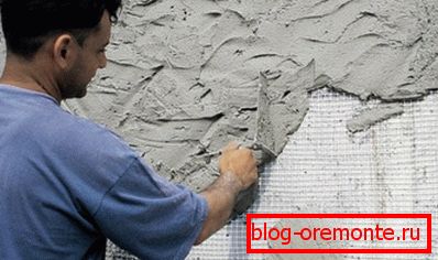 When finishing large surfaces, it is best to use a reinforcing mesh to increase strength. When finishing large surfaces, it is best to use a reinforcing mesh to increase strength.
