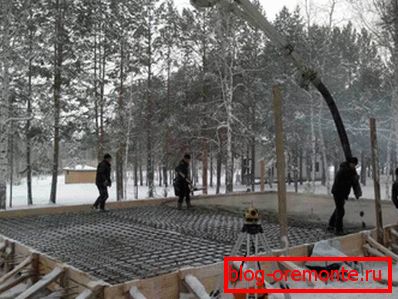 When working in the cold additional heating is required When working in the cold additional heating is required