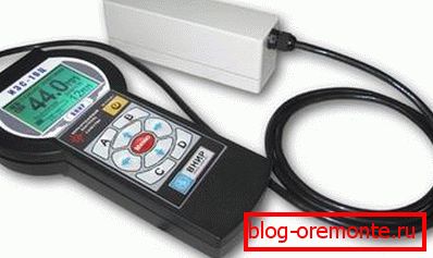 A device for determining the thickness of concrete to reinforcement A device for determining the thickness of concrete to reinforcement