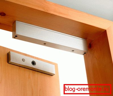 Door magnet application Door magnet application