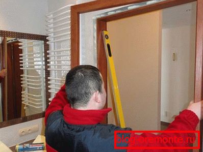 Trying assembled box to the doorway Trying assembled box to the doorway