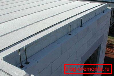 The strength of structural aerated concrete allows you to use it for the manufacture of floor slabs. The strength of structural aerated concrete allows you to use it for the manufacture of floor slabs.