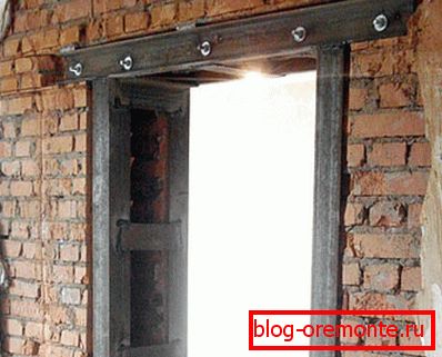 The opening in the brick wall The opening in the brick wall