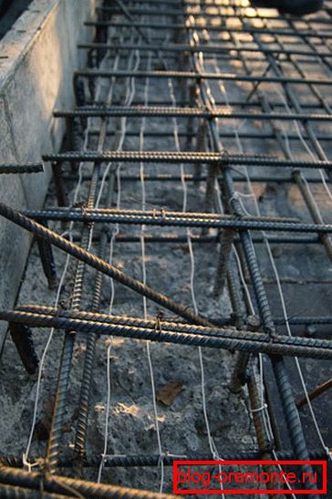 Wires are laid before concreting. Wires are laid before concreting.
