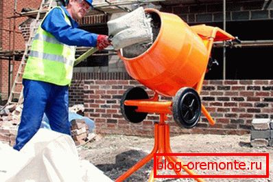 Work with concrete mixer