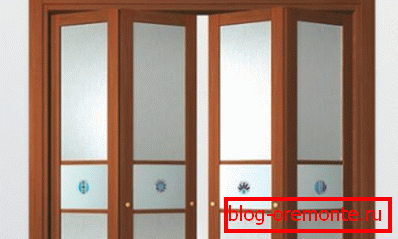 Sliding doors of four sections Sliding doors of four sections