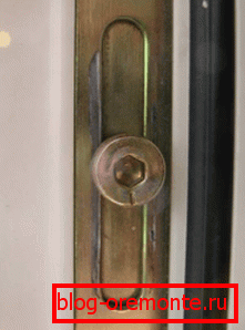 Movie with risk plastic door clamp adjustment