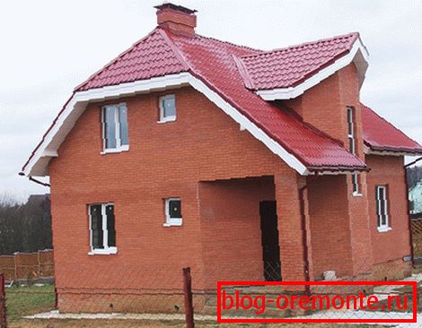 Reconstruction of a brick building