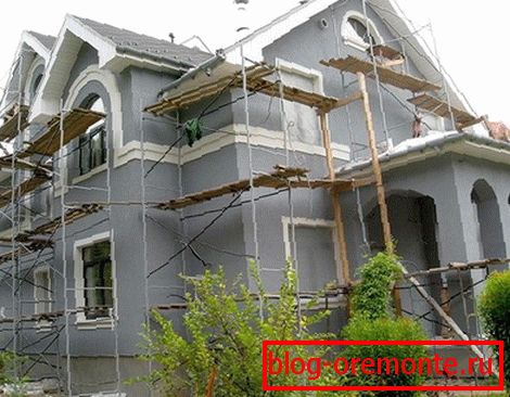 Repair of plaster facade