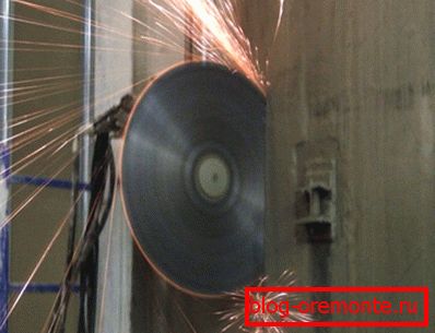Cutting reinforced concrete with diamond circles is the only way of high-quality processing Cutting reinforced concrete with diamond circles is the only way of high-quality processing