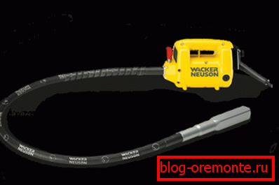 Manual mechanical version of the vibrator for compacting concrete