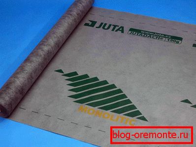 With anti-condensation layer