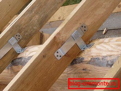 Self-tapping screws and corners in this case are more practical and reliable.