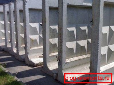 Self-reinforced concrete fencing panels Self-reinforced concrete fencing panels