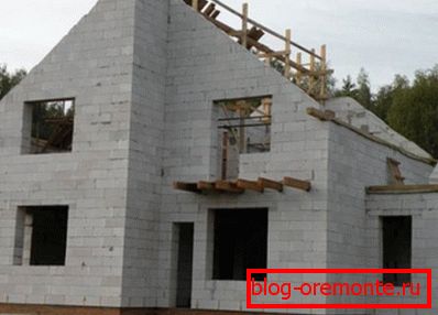 Self-construction of the house will save a lot of money!