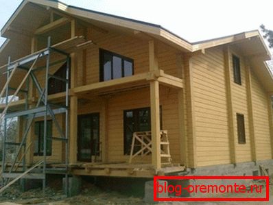 Now at the peak of success the projects of houses are chalets from a bar.