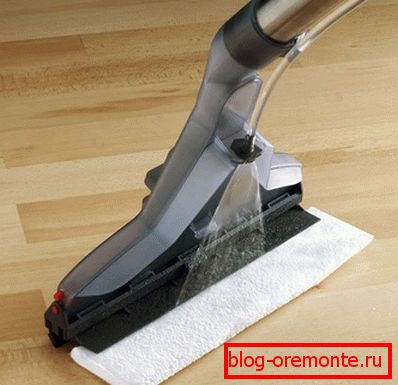 The brush should immediately remove water from the laminate.